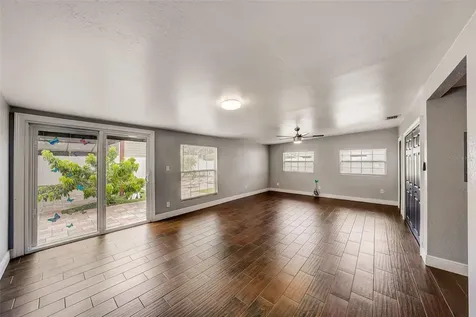 2702 W Bird Street Tampa FL 33614