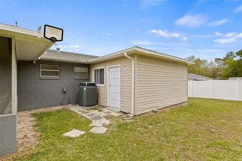 1124 NE 46th Court Ocala FL 34470