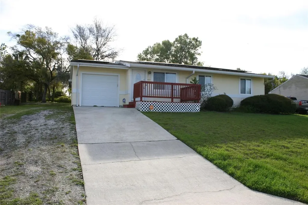 601 Pemberton Avenue Deltona FL 32738