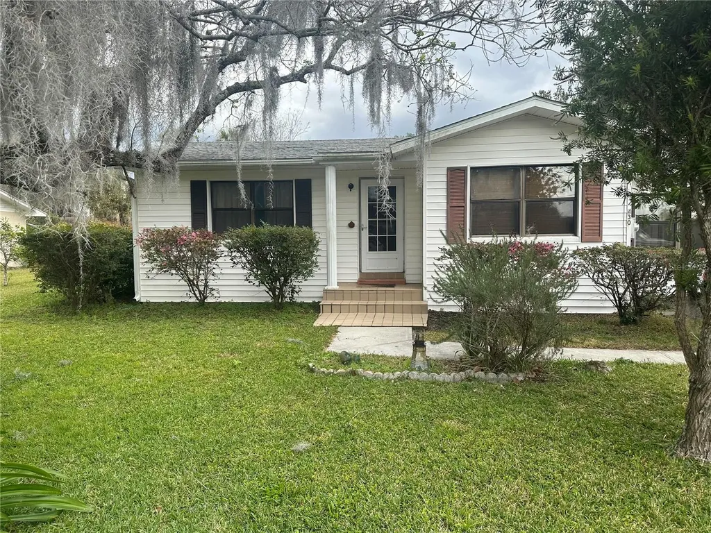 430 Wisteria Avenue Umatilla FL 32784
