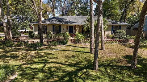 2110 Dogwood Circle Mount Dora FL 32757