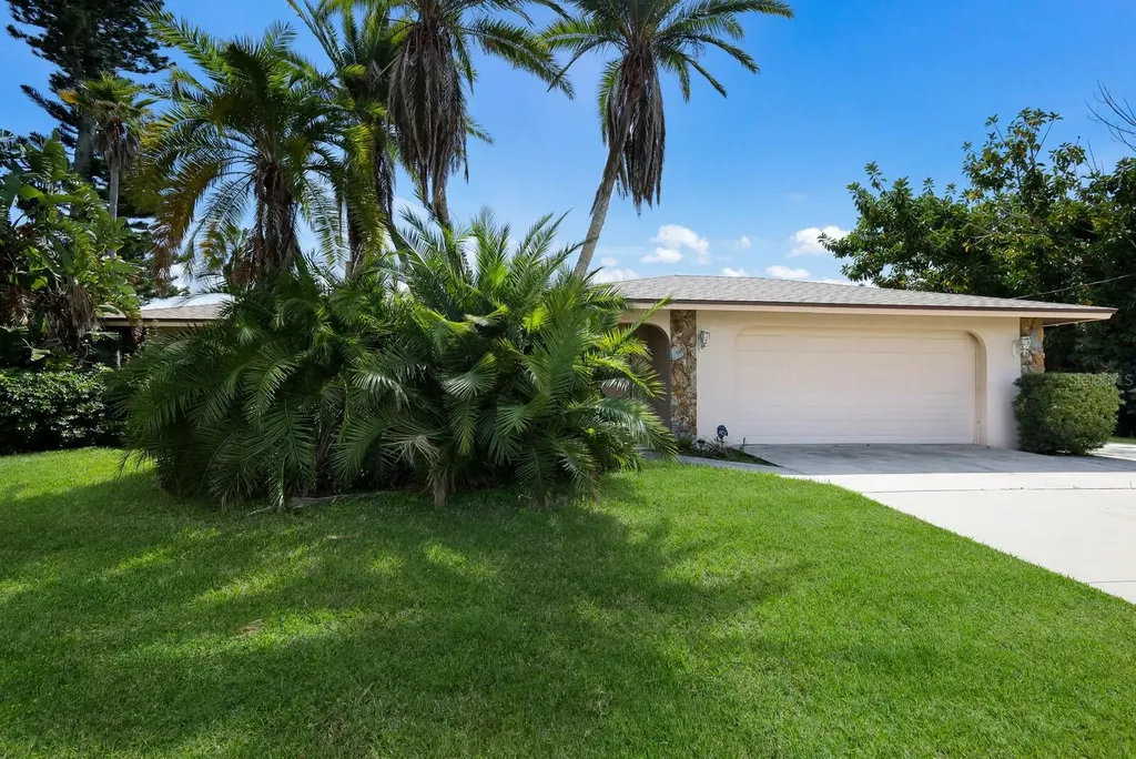 2200 Pinehurst Street Sarasota FL 34231