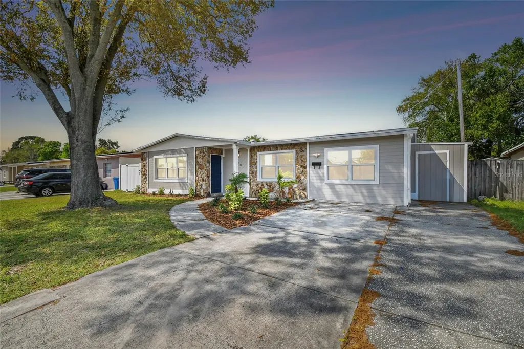 5618 Larimer Drive Tampa FL 33615