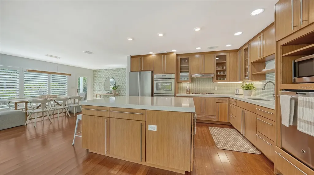 425 Mckinley Drive Sarasota FL 34236