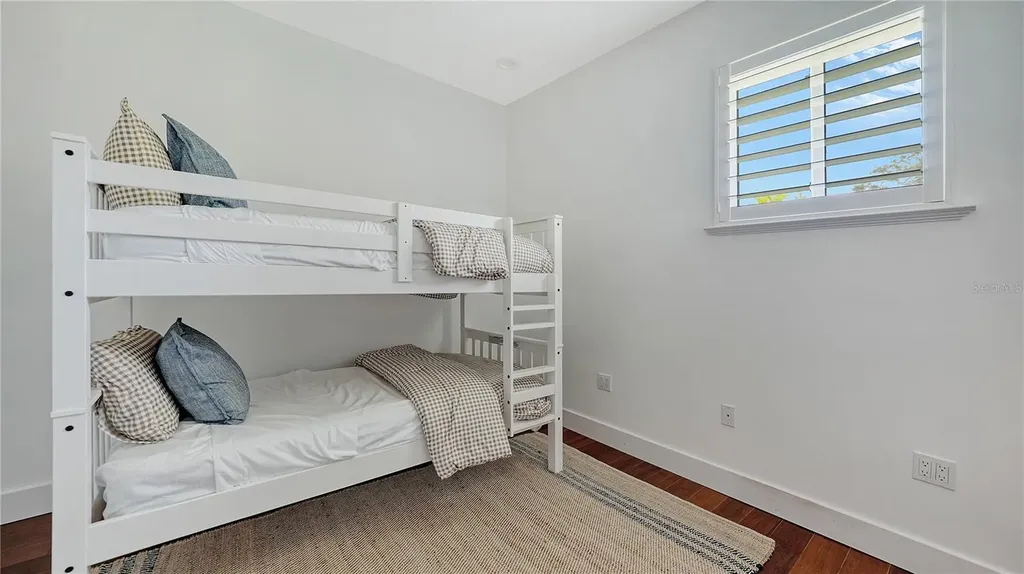 425 Mckinley Drive Sarasota FL 34236