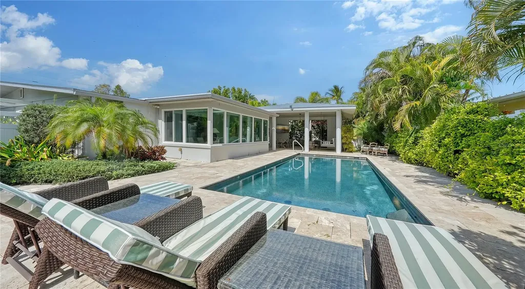425 Mckinley Drive Sarasota FL 34236