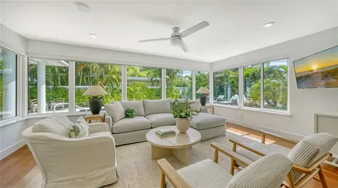 425 Mckinley Drive Sarasota FL 34236