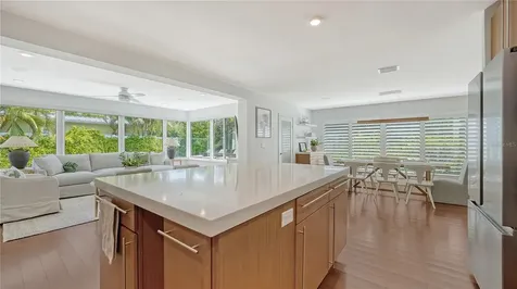 425 Mckinley Drive Sarasota FL 34236