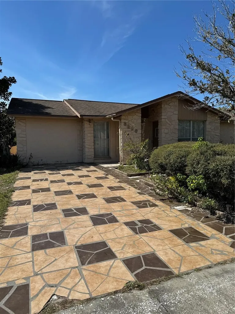 8229 Pinehurst Circle Tampa FL 33615