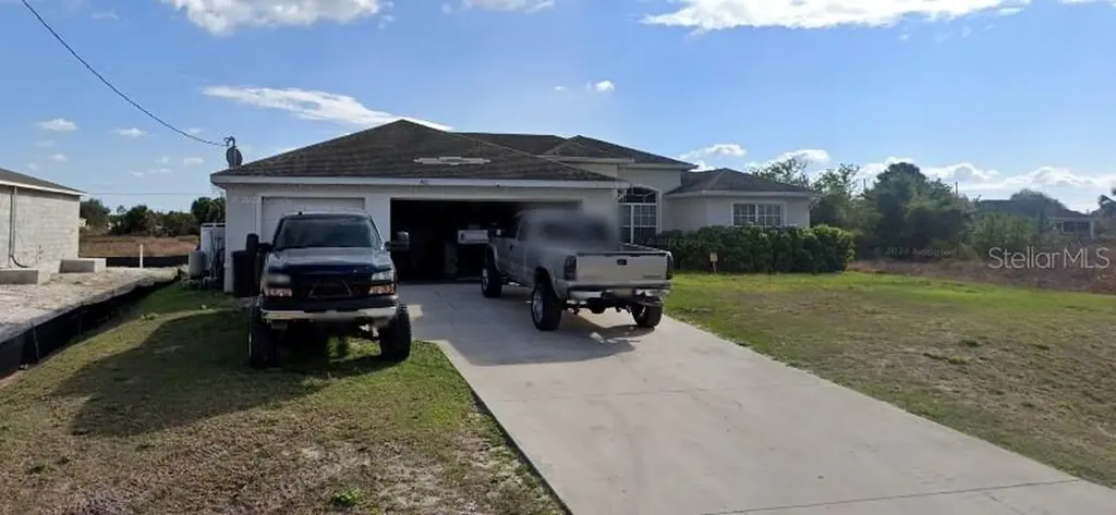 4211 27th Street SW Lehigh Acres FL 33976