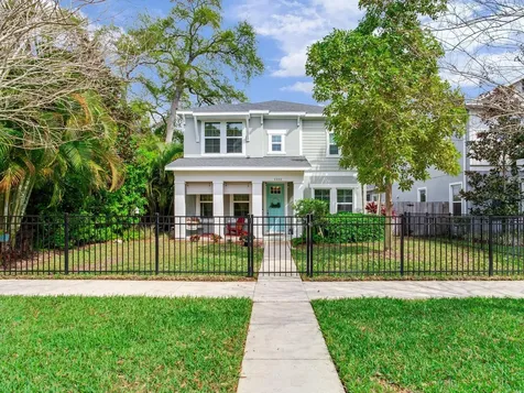 1113 10th Street N St Petersburg FL 33705