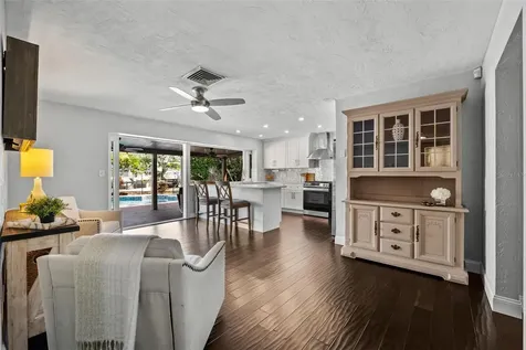 1401 51st Avenue NE St Petersburg FL 33703