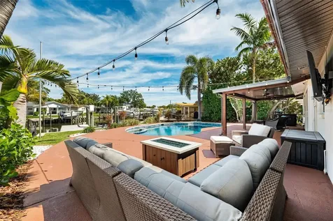 1401 51st Avenue NE St Petersburg FL 33703