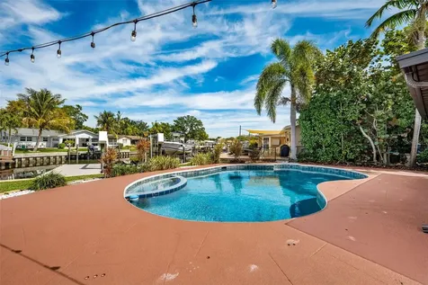 1401 51st Avenue NE St Petersburg FL 33703