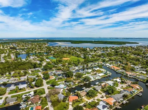 1401 51st Avenue NE St Petersburg FL 33703