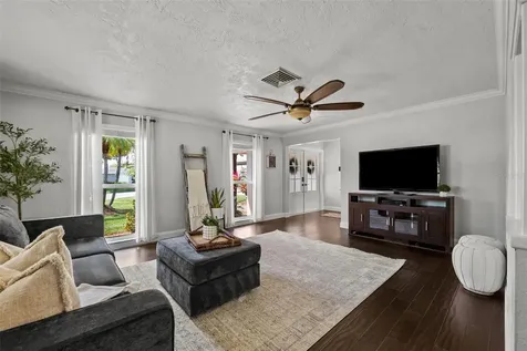 1401 51st Avenue NE St Petersburg FL 33703