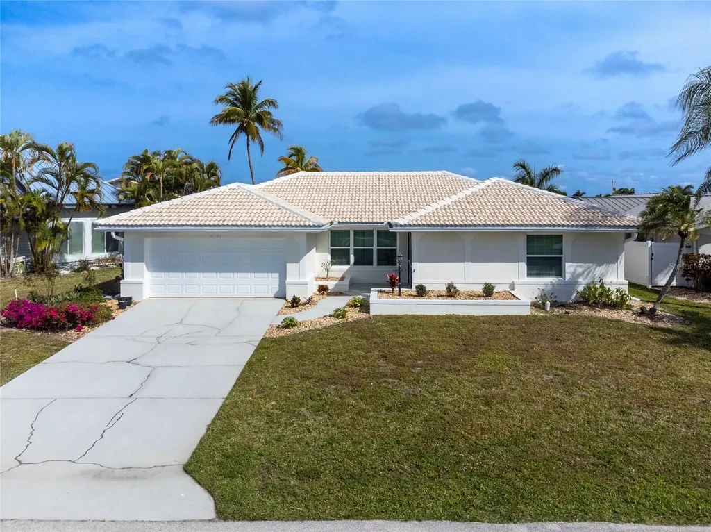2090 Via Venice Punta Gorda FL 33950