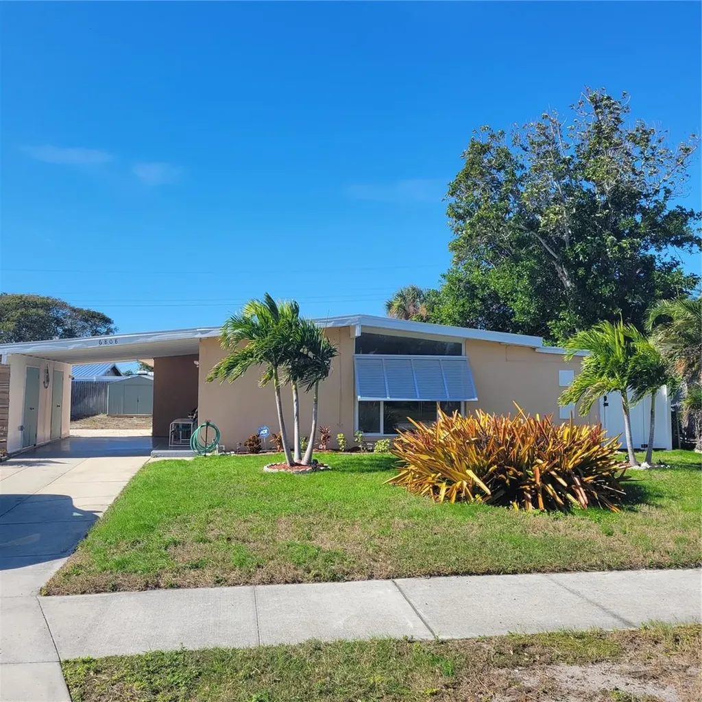 6808 Georgia Avenue Bradenton FL 34207