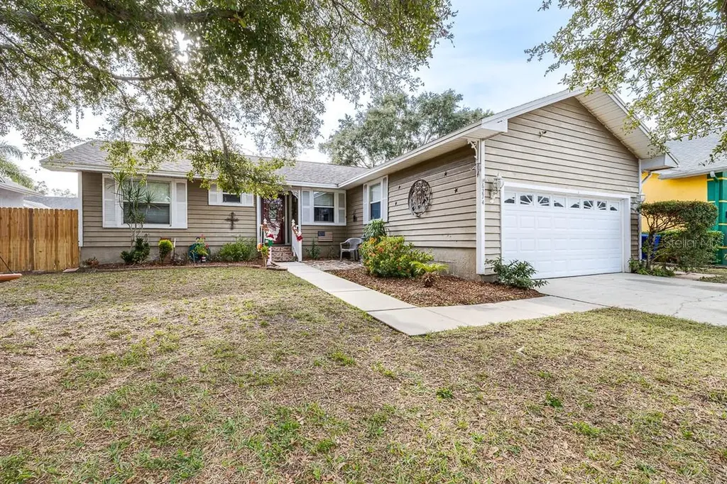 6274 Fallingleaf Court N Pinellas Park FL 33782