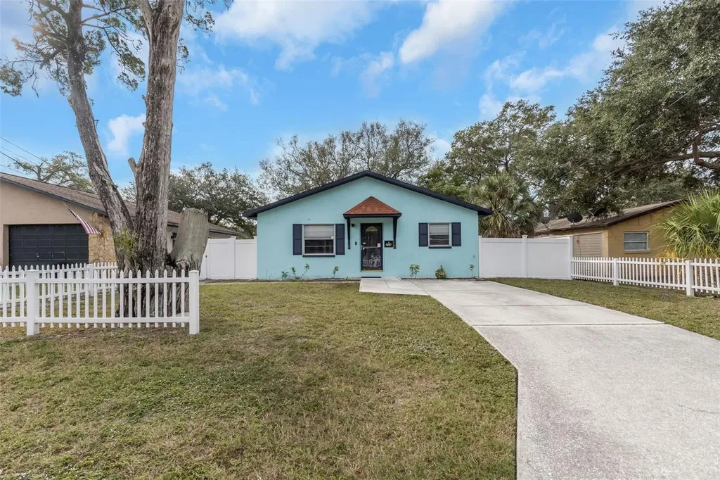 254 Mystic Lake Drive N St Petersburg FL 33702