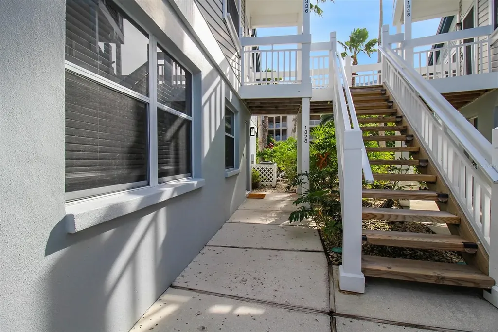 1328 Siesta Bayside Drive Sarasota FL 34242