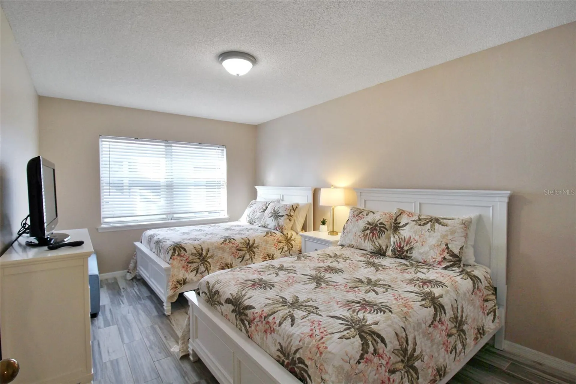 1328 Siesta Bayside Drive Sarasota FL 34242
