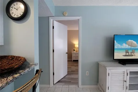 1328 Siesta Bayside Drive Sarasota FL 34242