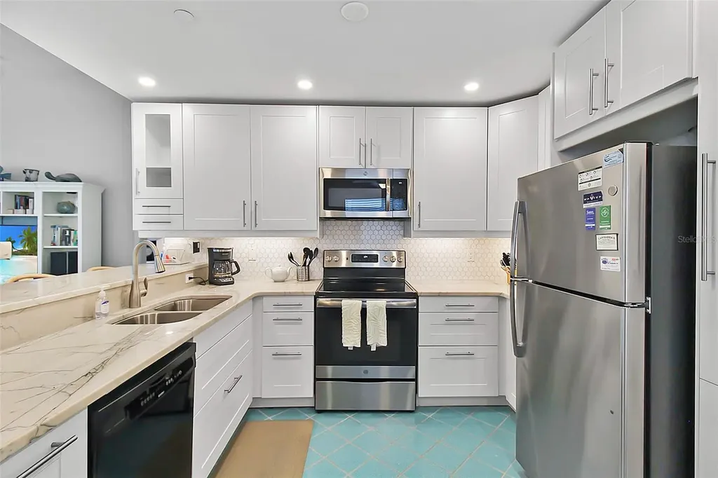 1343 Siesta Bayside Drive Sarasota FL 34242