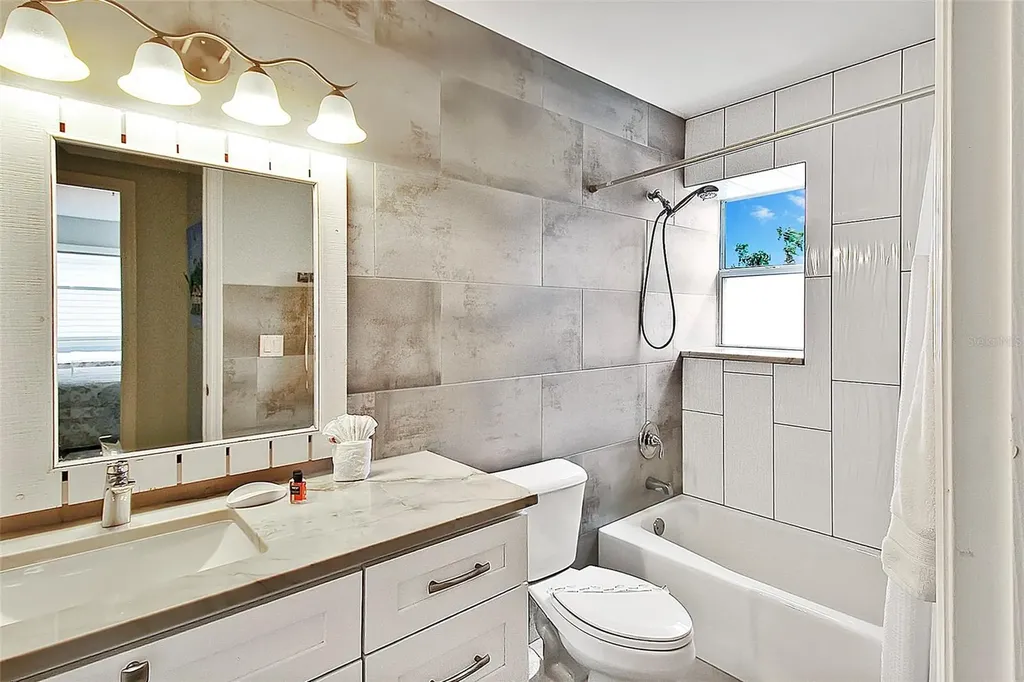 1343 Siesta Bayside Drive Sarasota FL 34242