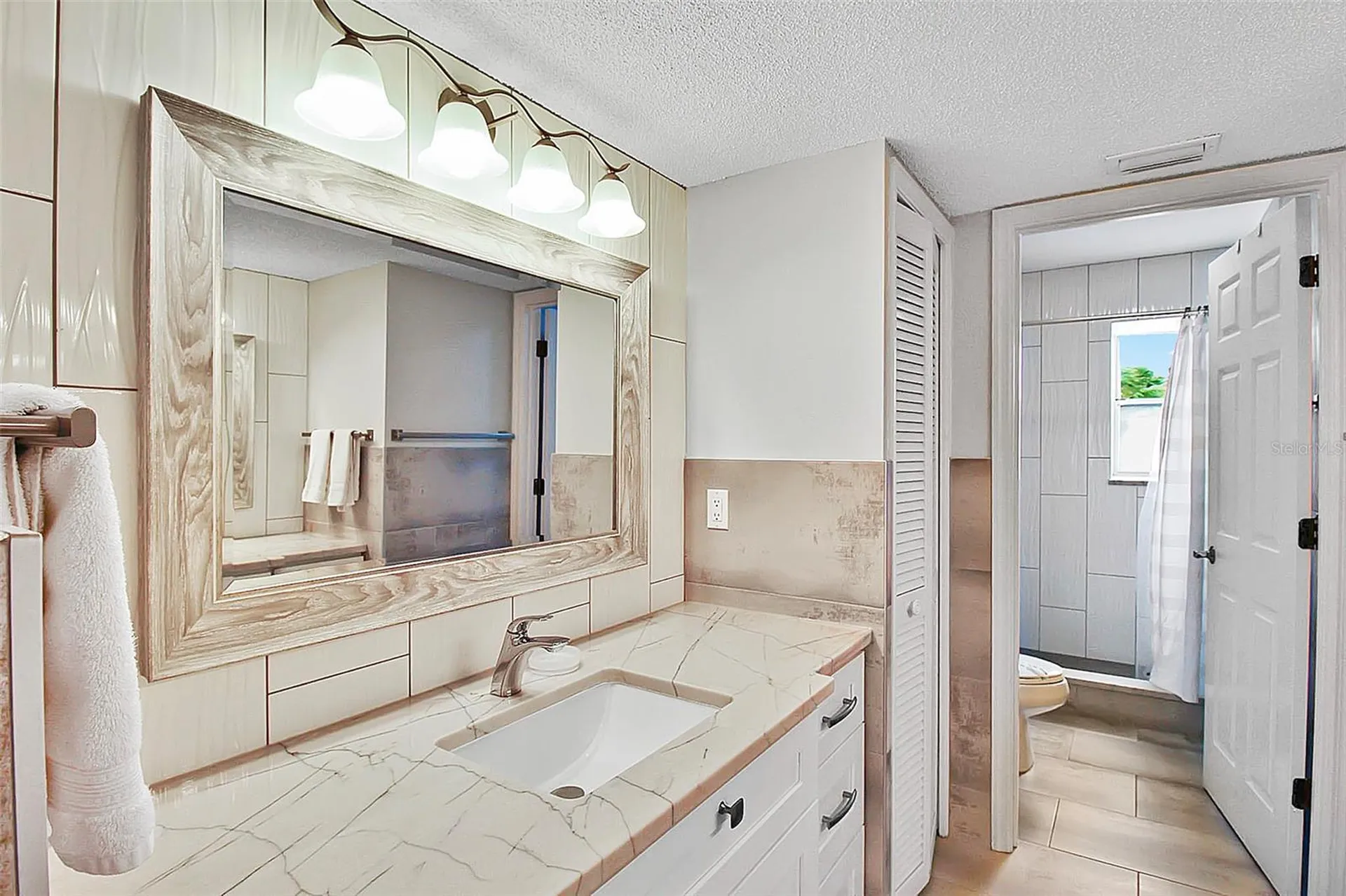 1343 Siesta Bayside Drive Sarasota FL 34242