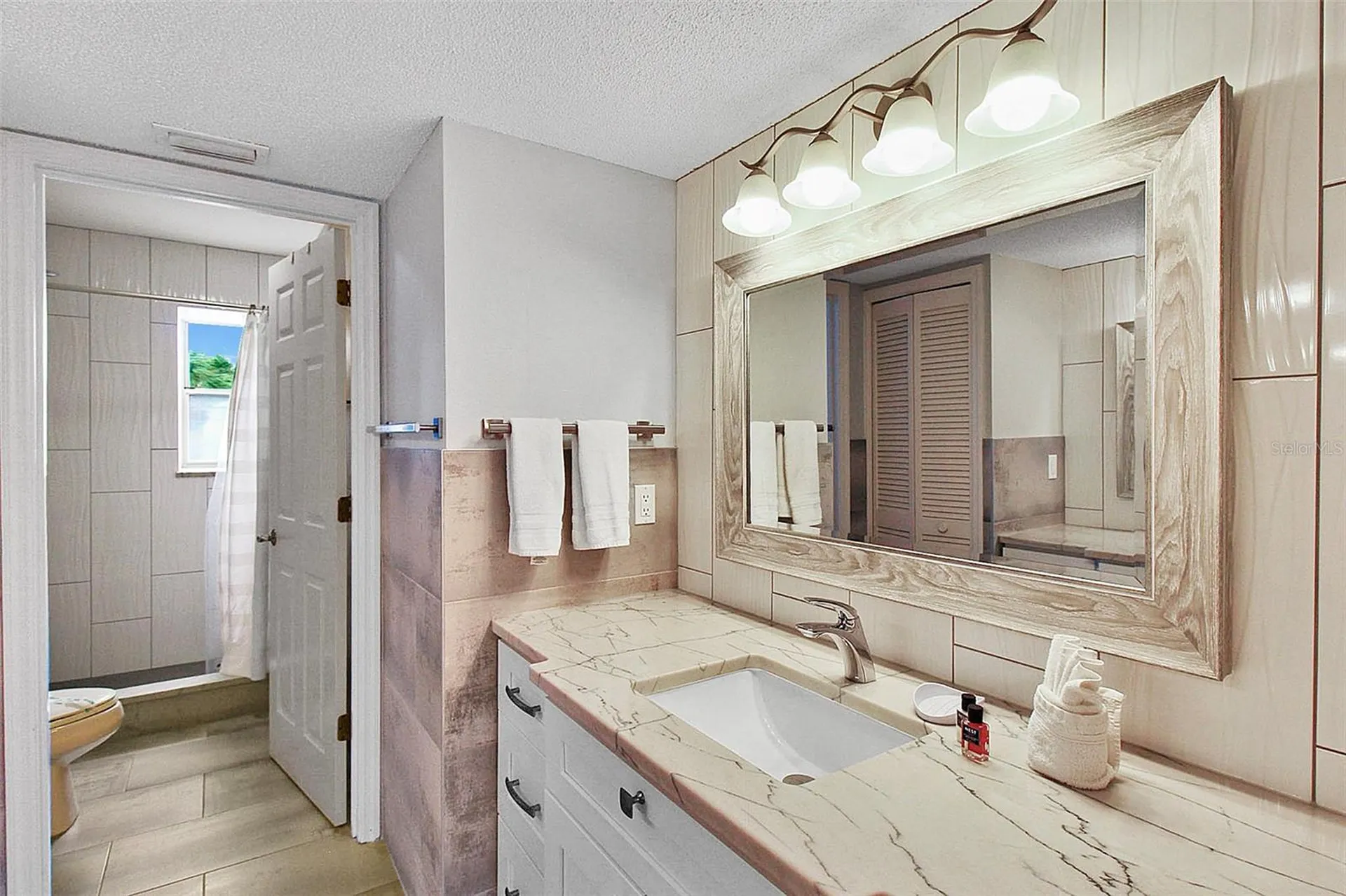 1343 Siesta Bayside Drive Sarasota FL 34242