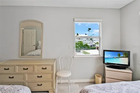 1343 Siesta Bayside Drive Sarasota FL 34242