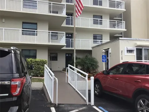 4811 Saxon New Smyrna Beach FL 32169