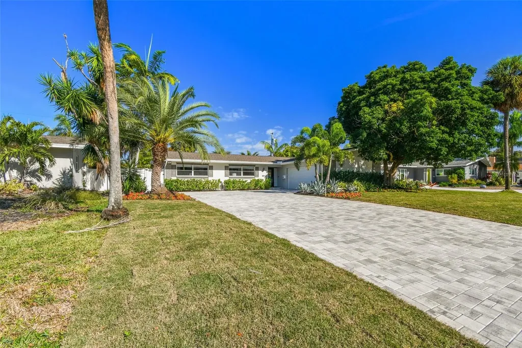 1153 40th Avenue NE St Petersburg FL 33703