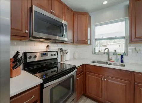 7560 Orpine Drive N St Petersburg FL 33702
