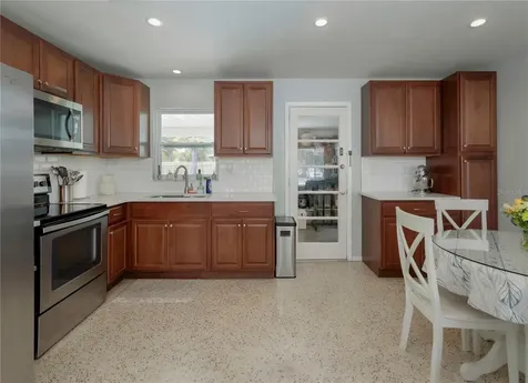 7560 Orpine Drive N St Petersburg FL 33702