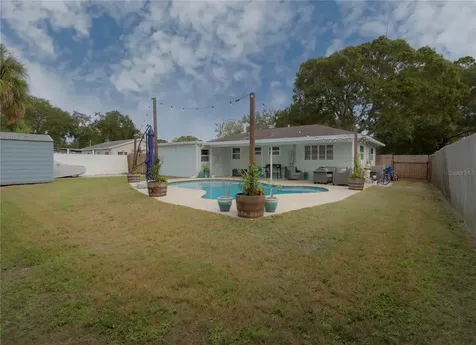 7560 Orpine Drive N St Petersburg FL 33702