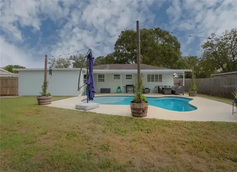 7560 Orpine Drive N St Petersburg FL 33702