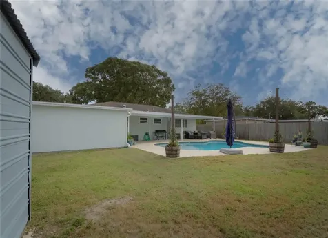 7560 Orpine Drive N St Petersburg FL 33702