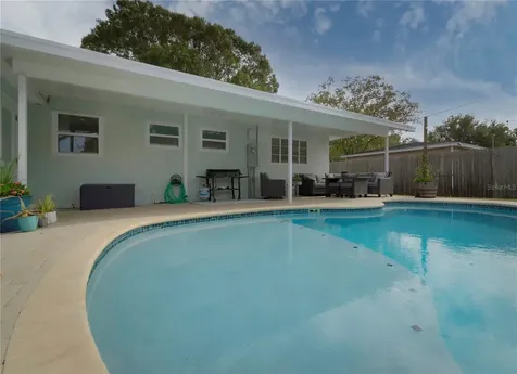 7560 Orpine Drive N St Petersburg FL 33702