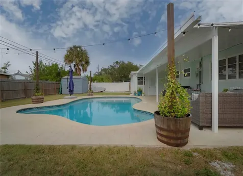 7560 Orpine Drive N St Petersburg FL 33702