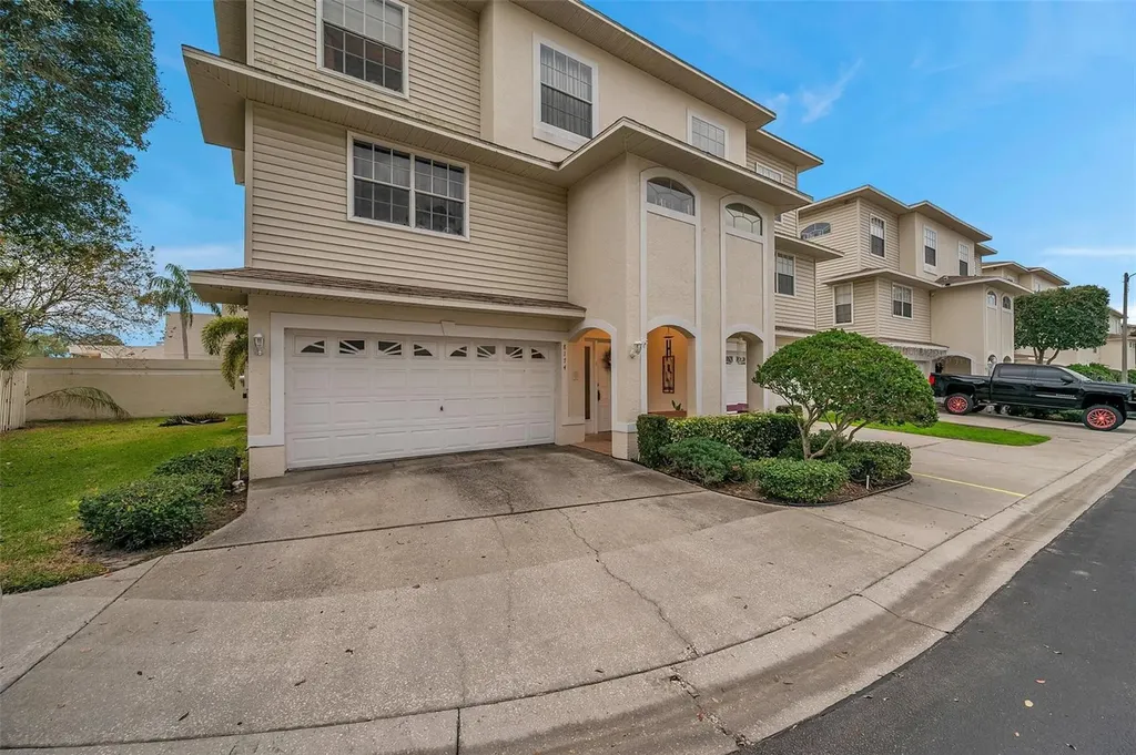 8174 Eagles Park Drive St Petersburg FL 33709