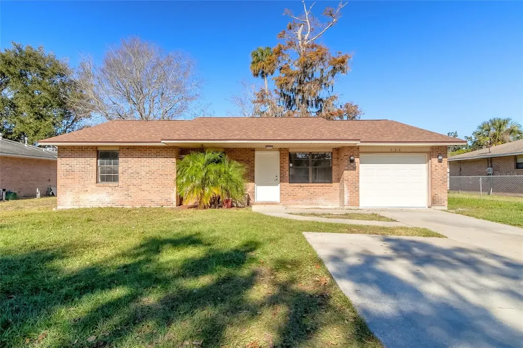 824 Kottle Circle S Daytona Beach FL 32114