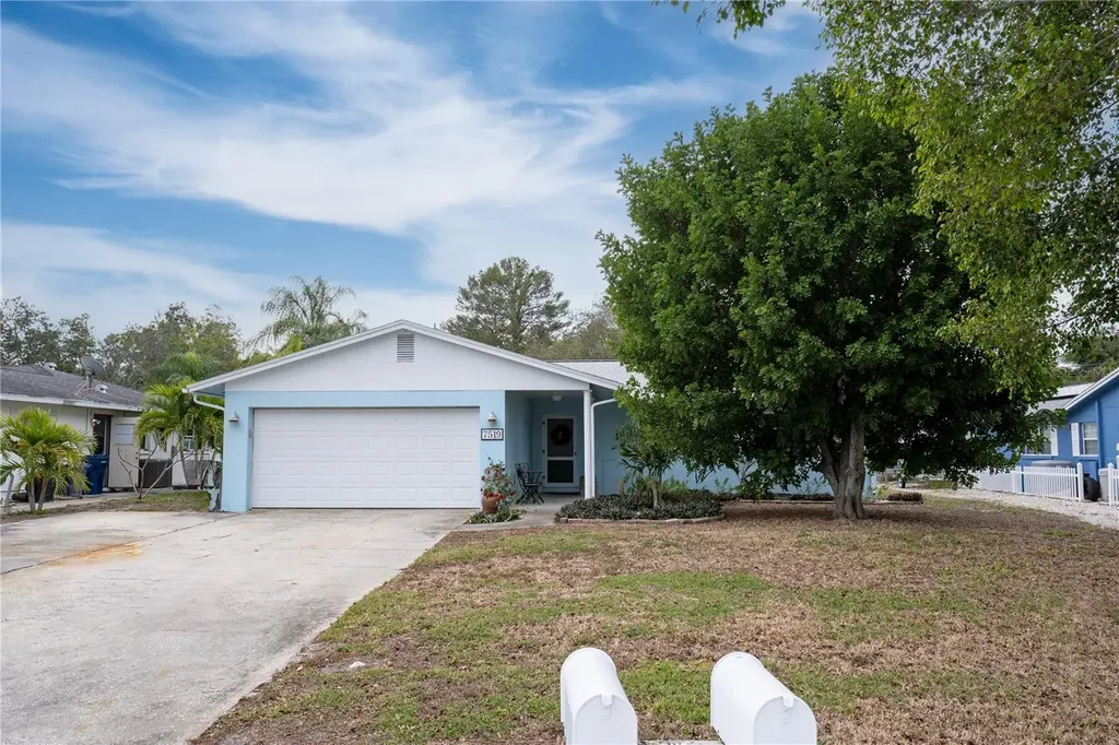 7519 1st Avenue W Bradenton FL 34209