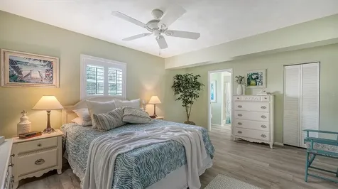 118 46th Street Holmes Beach FL 34217