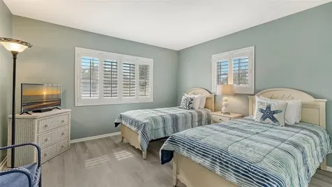 118 46th Street Holmes Beach FL 34217