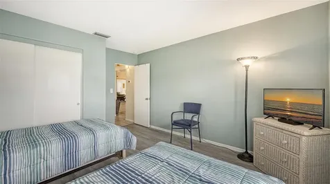 118 46th Street Holmes Beach FL 34217