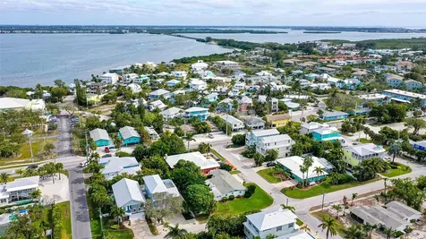 118 46th Street Holmes Beach FL 34217
