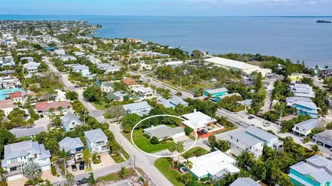 118 46th Street Holmes Beach FL 34217