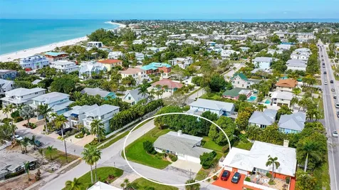 118 46th Street Holmes Beach FL 34217